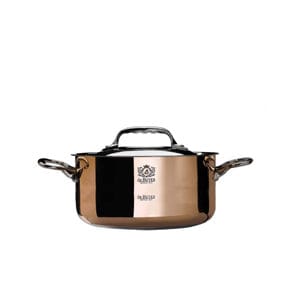 Sauté pan 24 cm 
with two handles and lid 