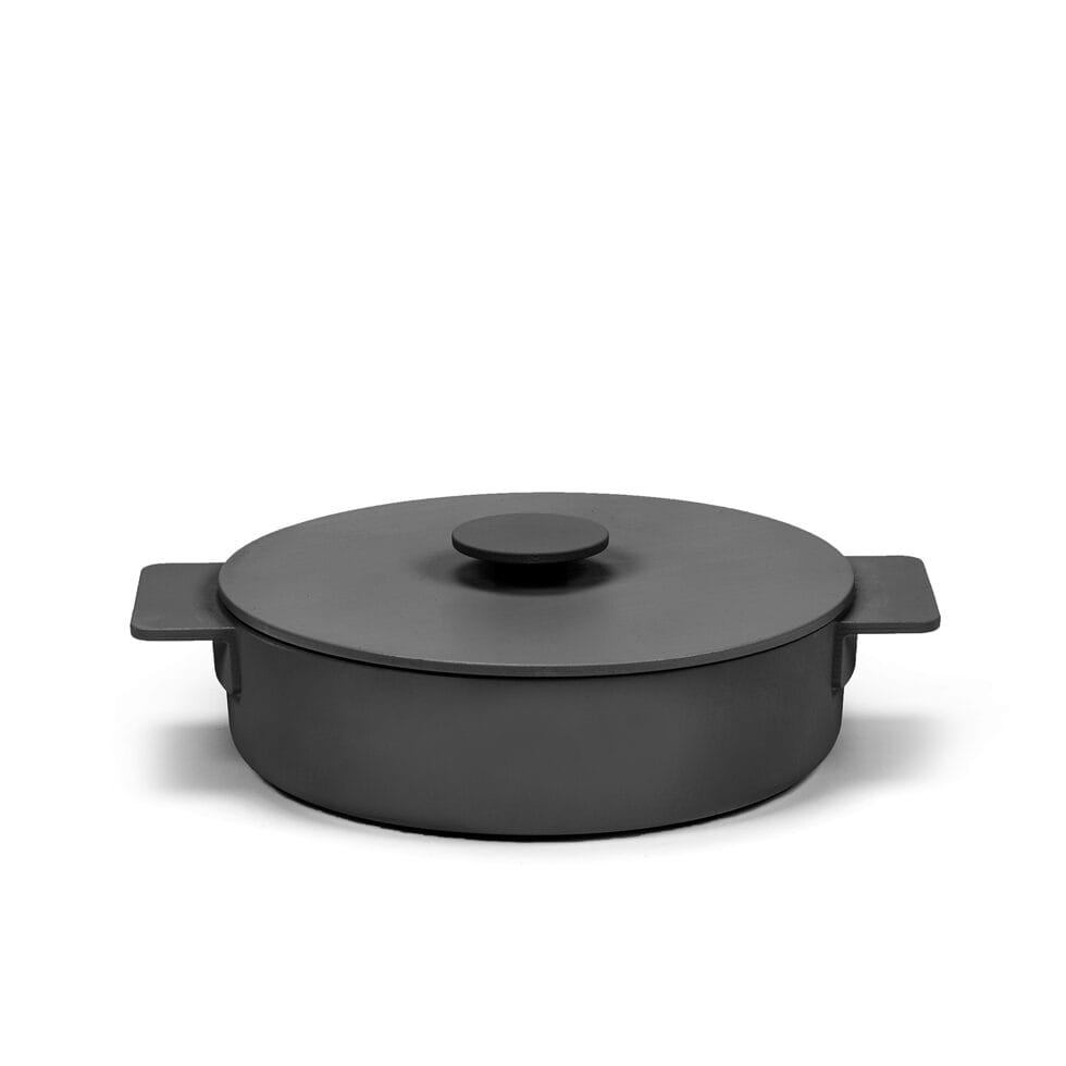 Cast iron frying pan
black 26 cm / 2.6 lt 