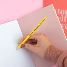 Bleistift gelb
Einatmen, aufschreiben, ausatmen 