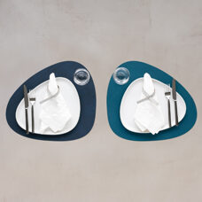 Napperon
bleu foncé/pétrole curbe 37x44 