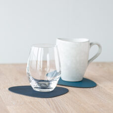 Glass coaster
dark blue/petrol curve 11x13 