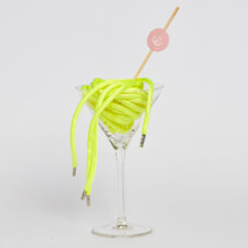 Shoelace neon yellow
90 cm