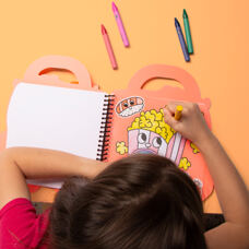 Livre à colorier Bus
avec des crayons 