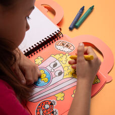 Livre à colorier Bus
avec des crayons 