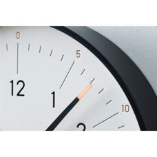 Wanduhr Essent mit Ziffern
weiss 