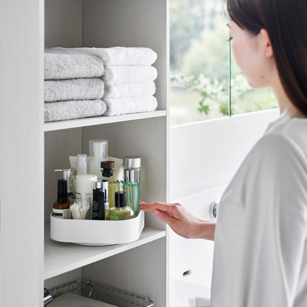 Bac de rangement rotatif 