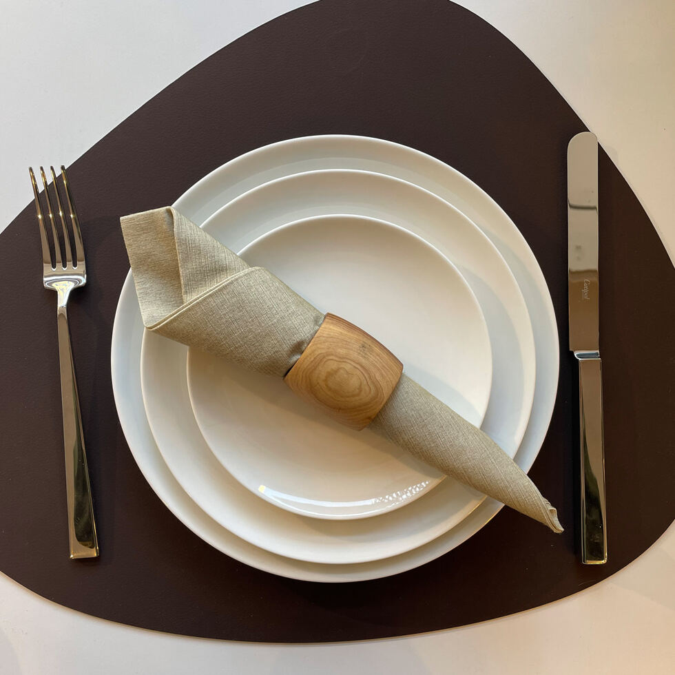 Napkin ring set of 4
Olive wood 