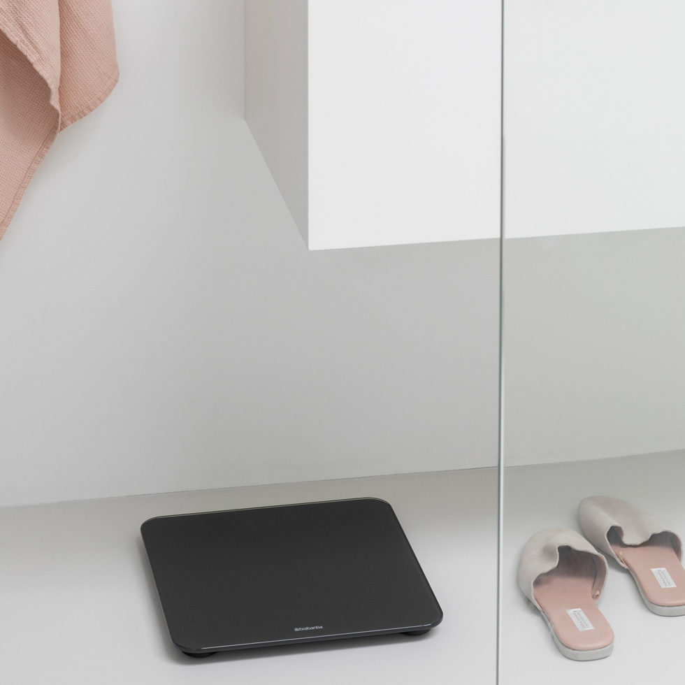 Pèse-personne
numériquement gris 