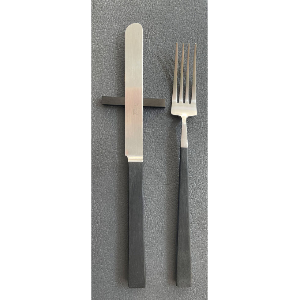 Banc de couteaux noir 