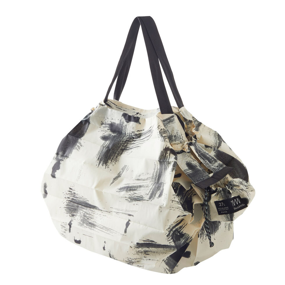 Folding bag with closure
White Brich 