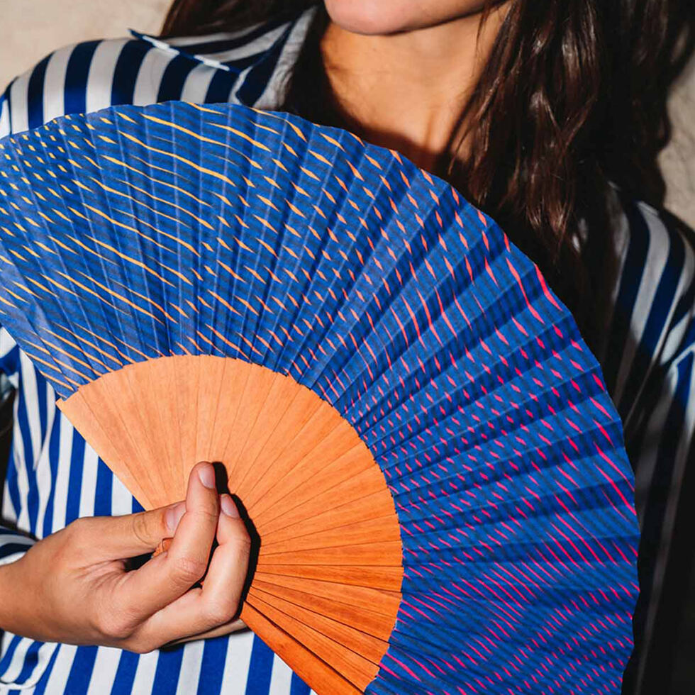 Fan Fan
Dancing Waves 