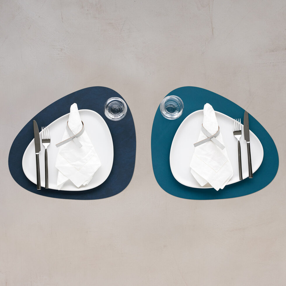 Napperon
bleu foncé/pétrole curbe 37x44 