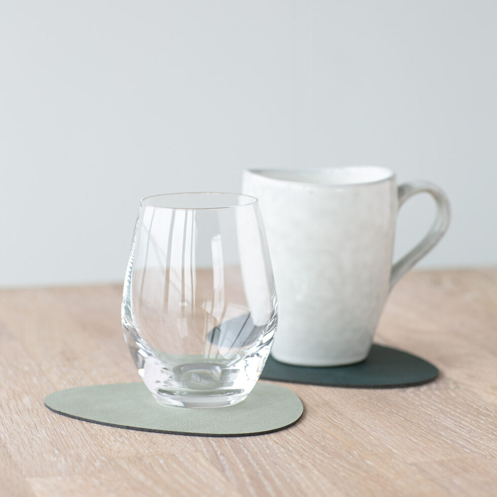 Glass coaster
dark green/light green curve 11x13 