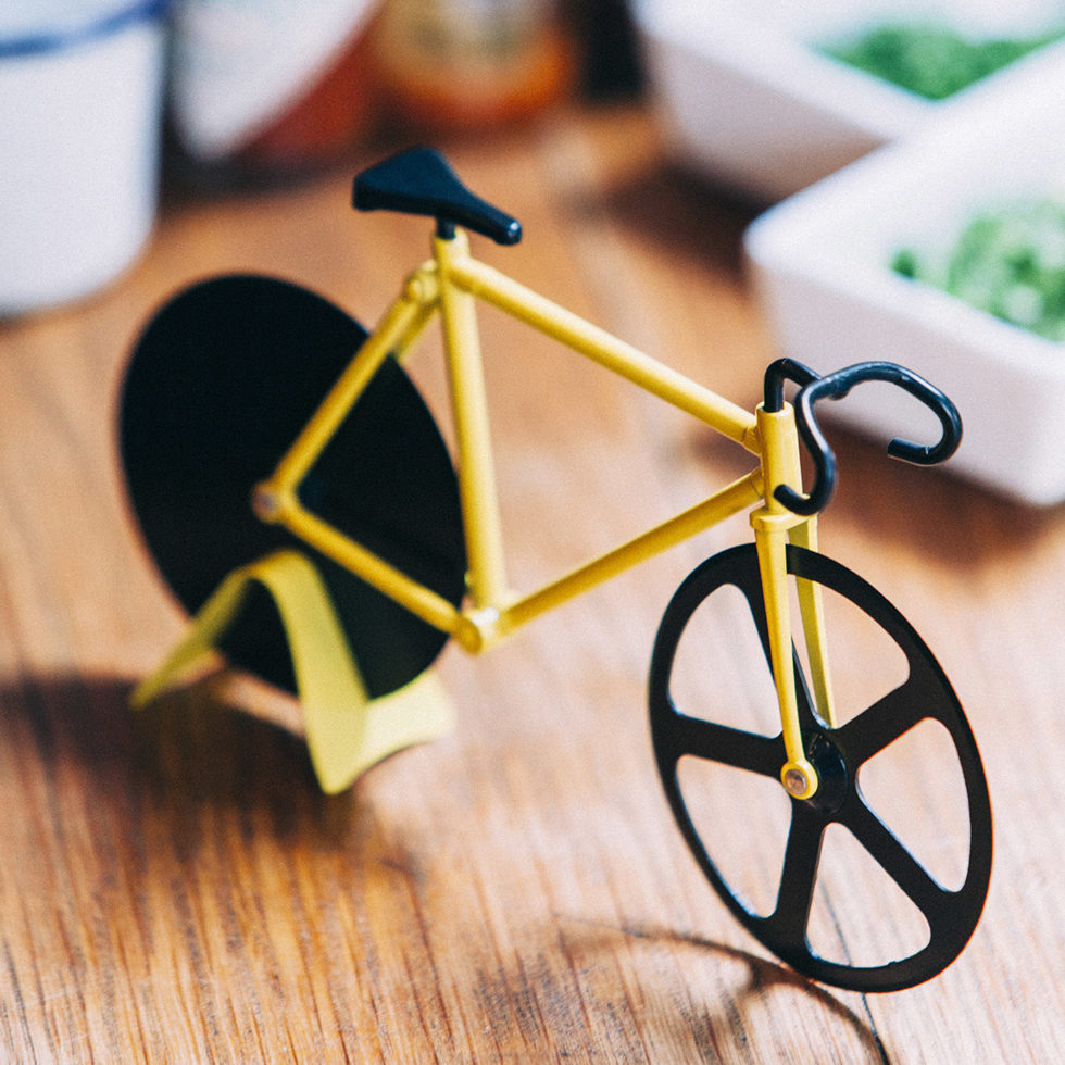 Coupe-pizza Velo noir/jaune 