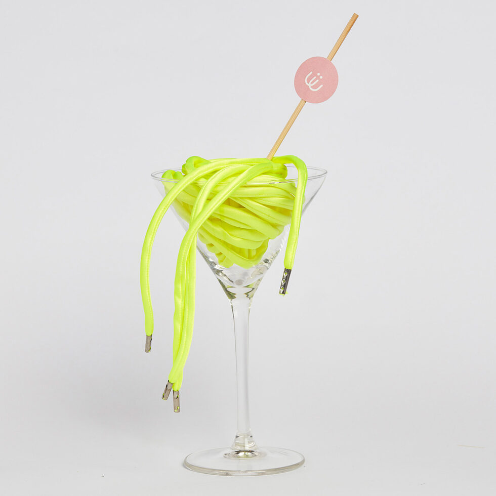 Shoelace neon yellow
90 cm 