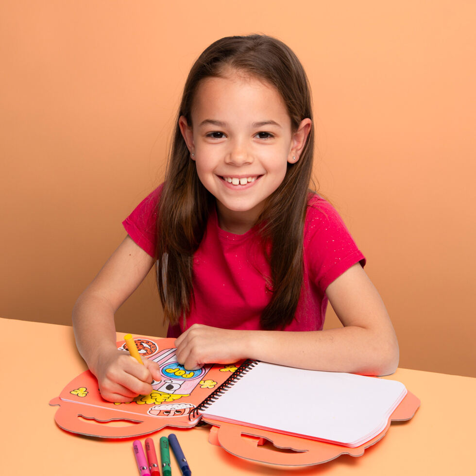 Livre à colorier Bus
avec des crayons 