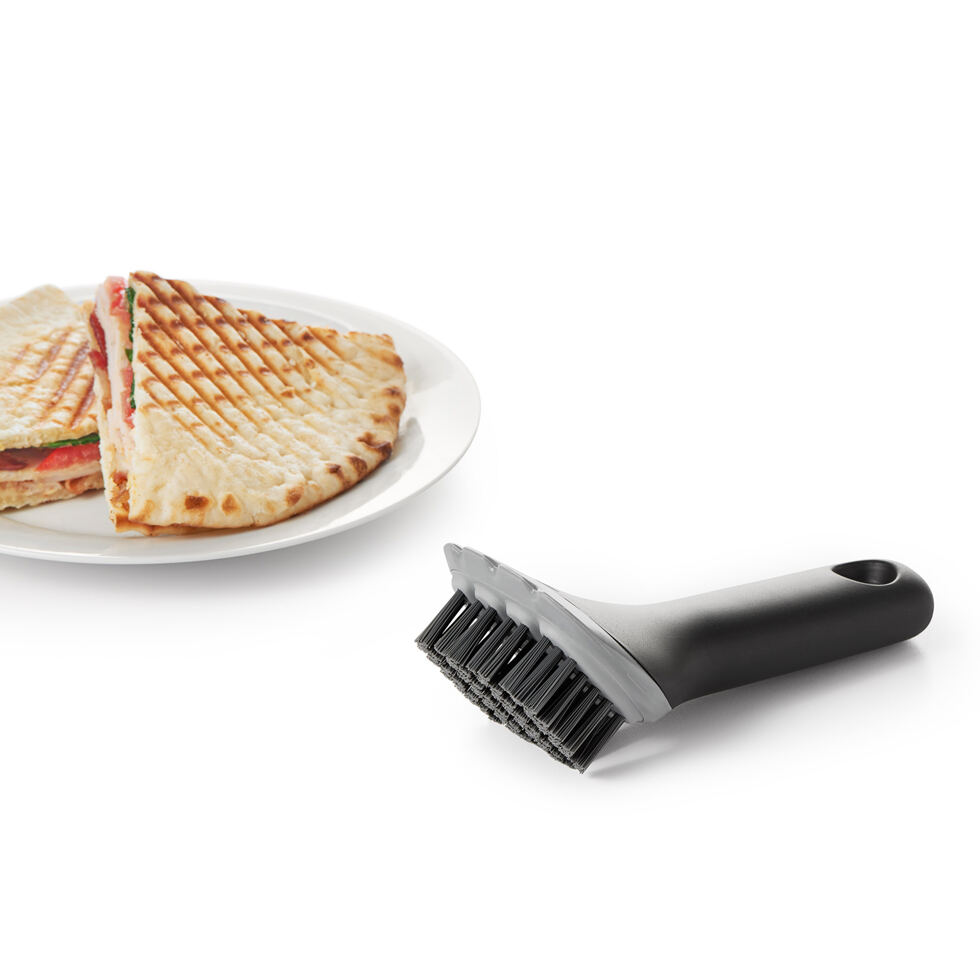 Grill cleaning brush 