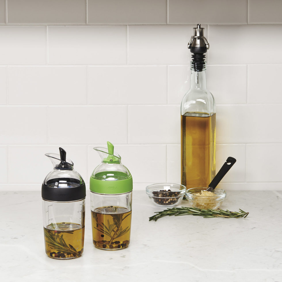 OXO Salad dressings shaker black 240 ml 