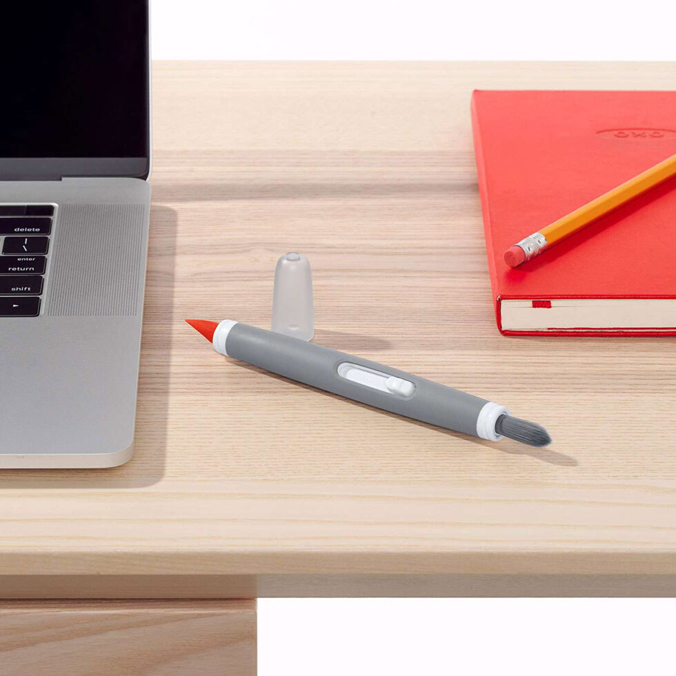 Cleaning brush electronics 