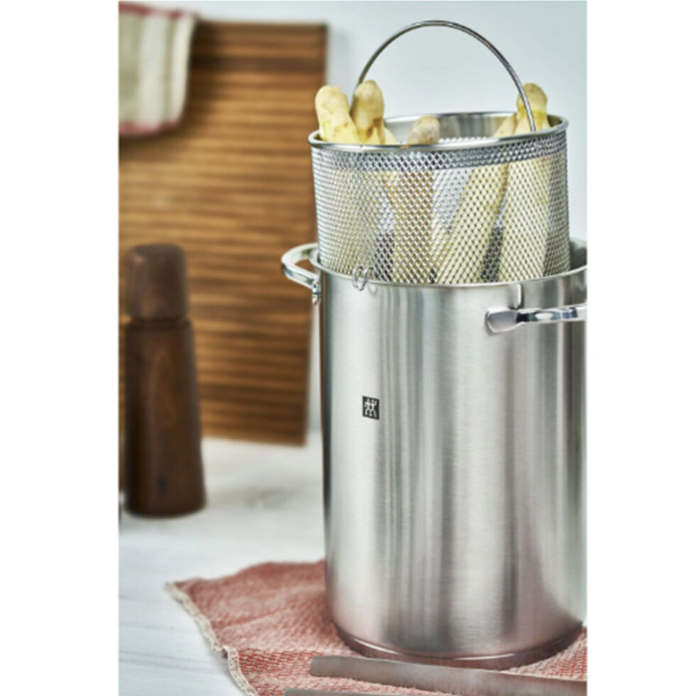 Spargel- und Pastatopf 
mit Einsatz und Deckel 