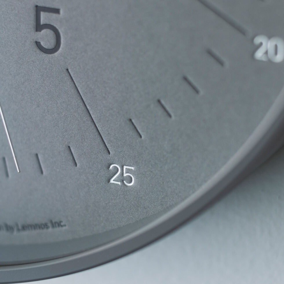 Wanduhr Essent mit Ziffern
grau 