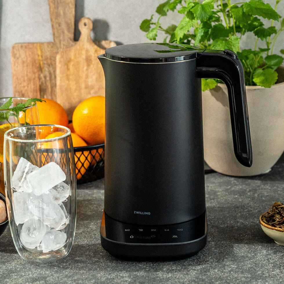 Wasserkocher Pro schwarz
1 lt 