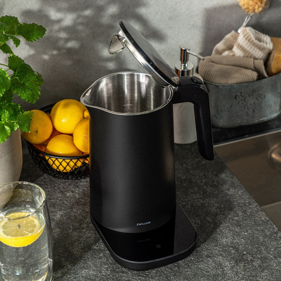 Wasserkocher Pro schwarz
1 lt 