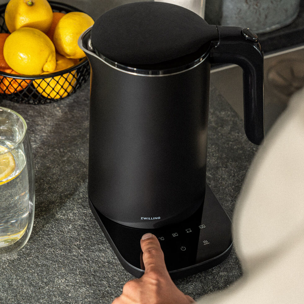 Wasserkocher Pro schwarz
1 lt 